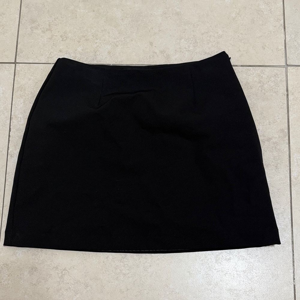 Forever 21 Classic Black Side Zip Mini Skirt